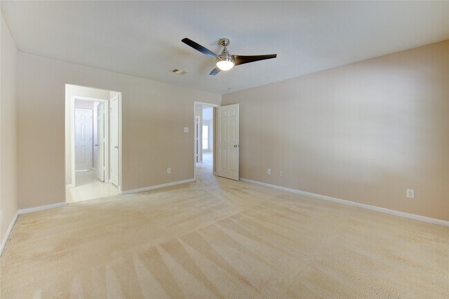 Building Photo - 7323 Sunset Bend Ln