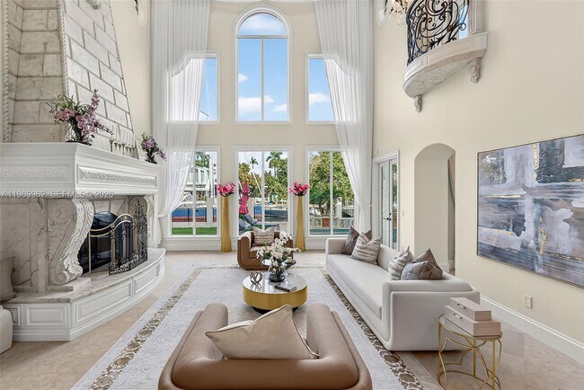 Building Photo - 628 Coral Way