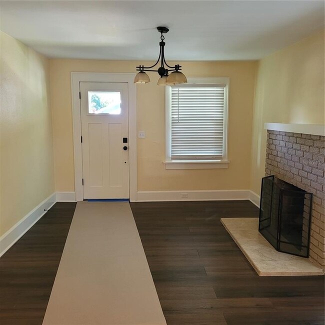 Building Photo - 2710 2nd Ave N