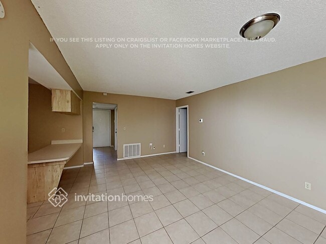 Building Photo - 3040 Oak View Dr