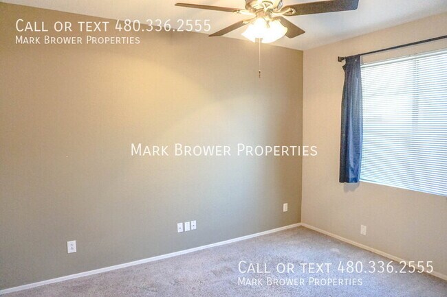 Building Photo - 1362 W Roadrunner Dr