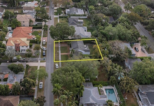 Building Photo - 5850 SW 47th St