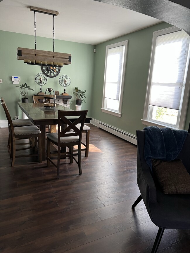 Building Photo - 3020 Parnell Ave