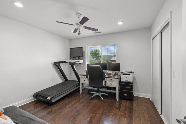 Building Photo - 14625 Flintstone Dr