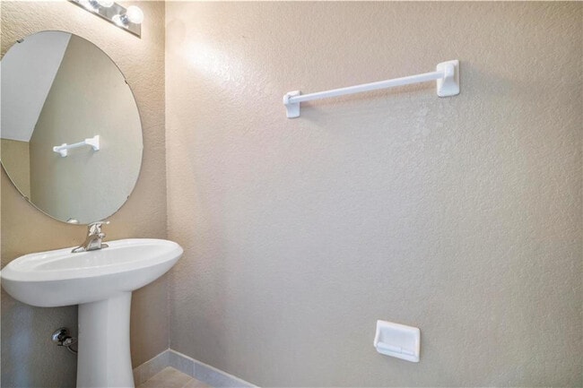 Building Photo - 6373 Landings Way