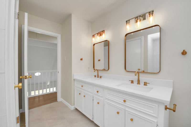 Building Photo - 11319 Chevy Chase Dr