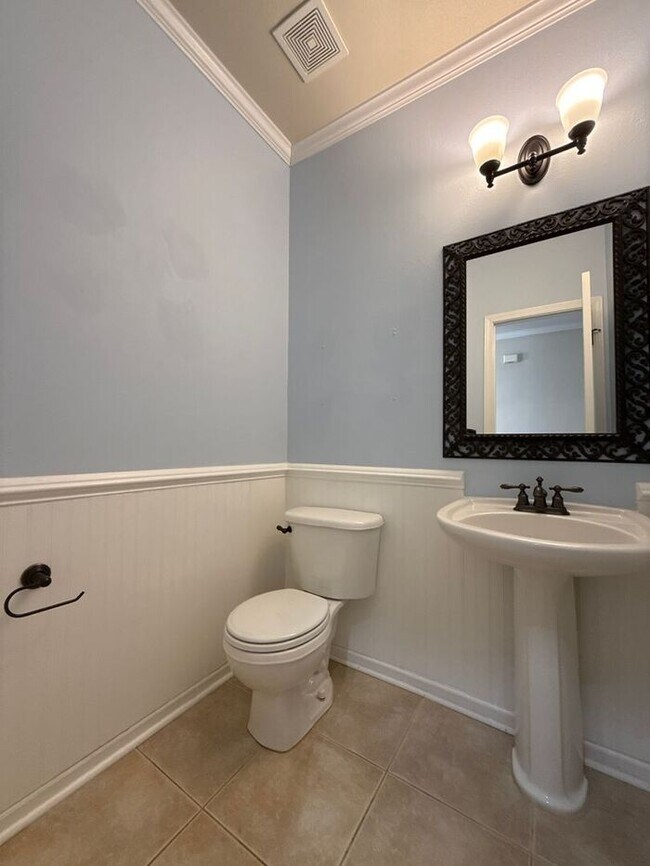 Building Photo - Southampton