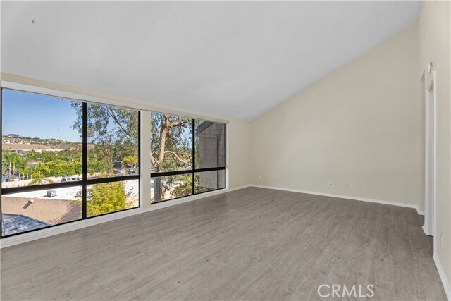 Building Photo - 33532 Valley View Ct