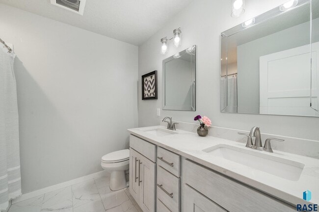 Building Photo - 7563 S Grand Arbor Pl