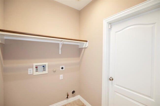 Building Photo - 2747 Villa Bella Ct