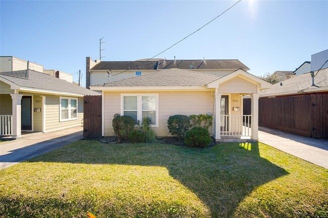 Primary Photo - 906 W 9th St