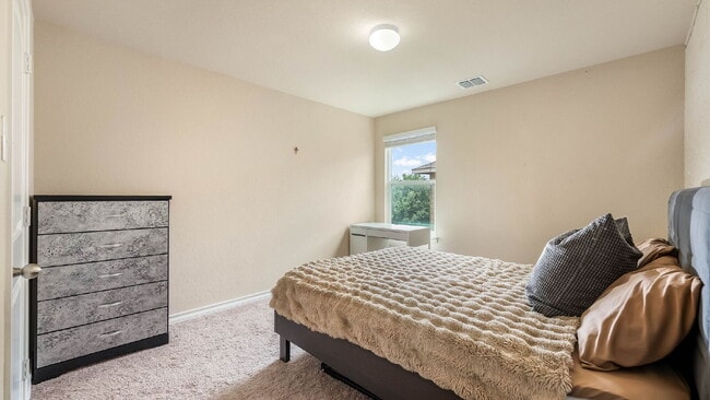 Building Photo - 2638 Willow Pond