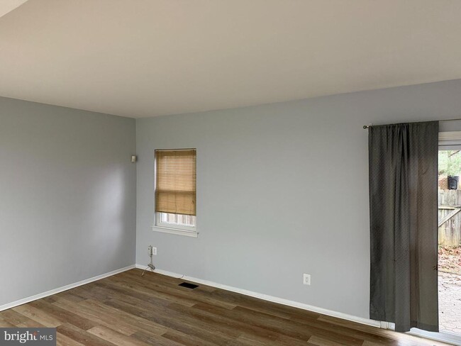 Building Photo - 11573 Sullnick Way