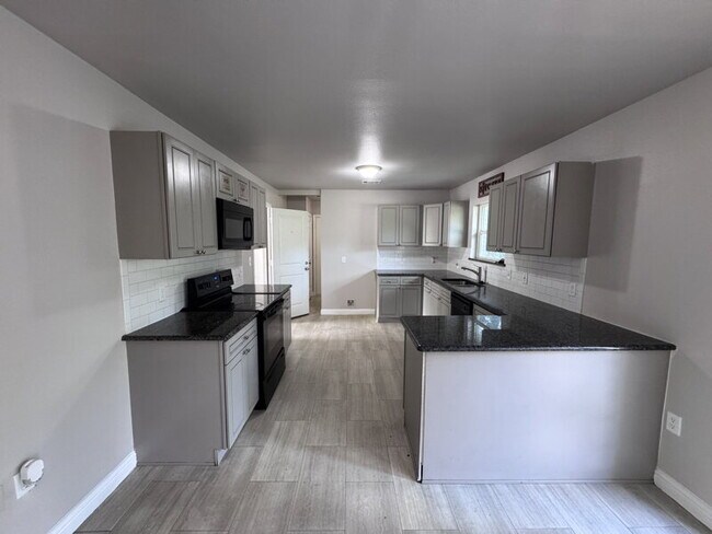 Building Photo - WONDERFULLY UPDATED 3 BEDROOM, 2 BATH, 2-CAR GARAGE RENTAL HOME IN CENTRAL GRAND PRAIRIE WITH SPA...