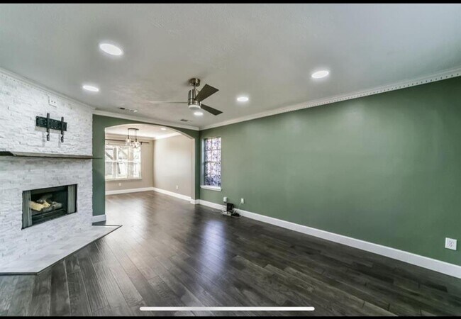 Building Photo - 14723 Bladenboro Dr