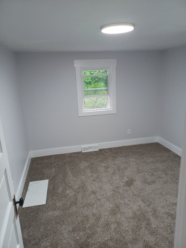 Building Photo - 317 W Main St