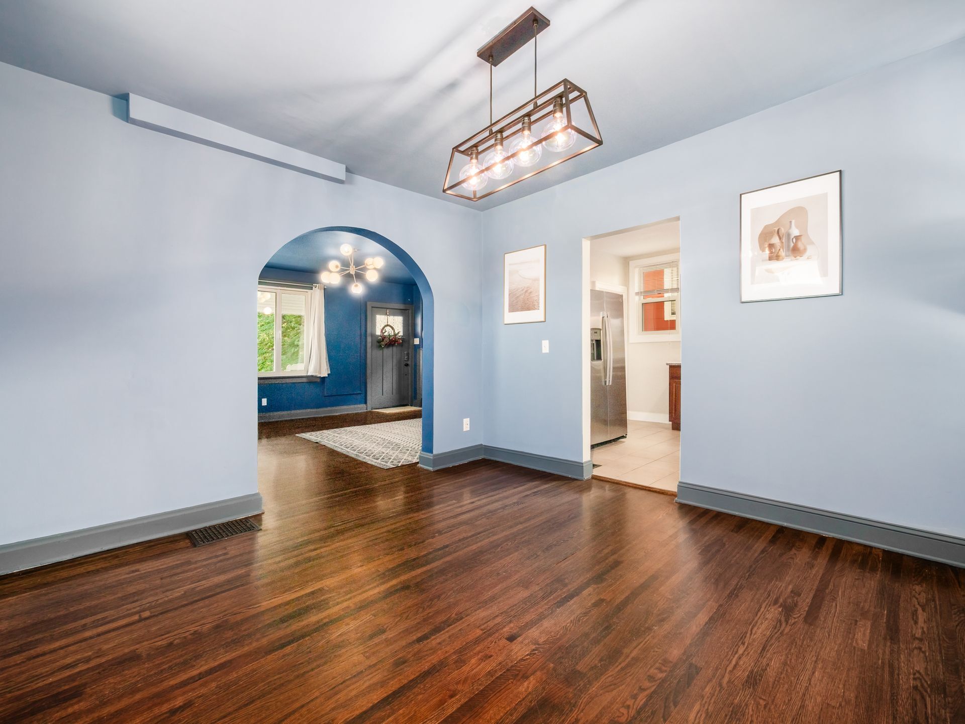 Building Photo - 211 E Jenkins Ave