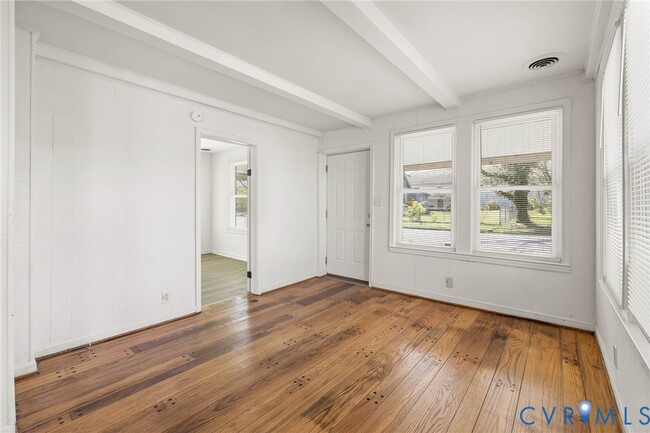 Building Photo - 107 S 9th Ave