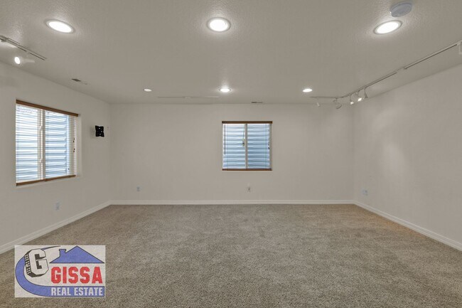 Building Photo - Beautiful home available to move in on 08/05/2026 but not before!