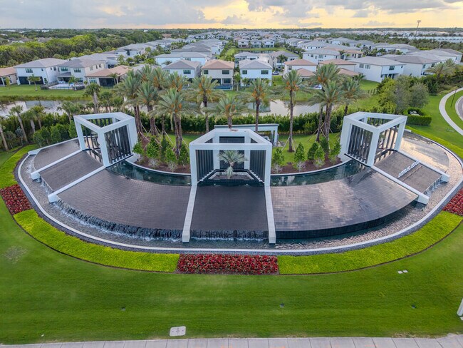 Building Photo - 9524 Riverside Pk Dr