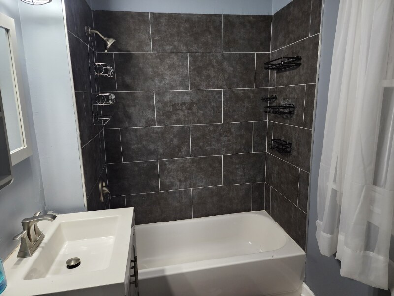 Building Photo - 7637 S Paulina St