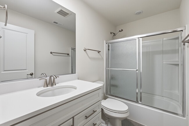 Building Photo - 2666 Martini St