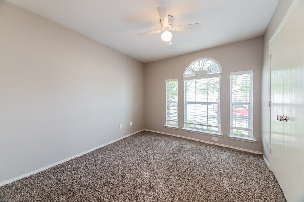 Building Photo - 420 Fireside Pl
