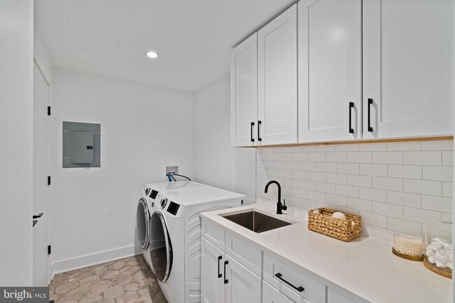 Building Photo - 742 S Broad St