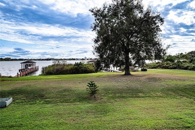 Building Photo - 4023 Island Lakes Dr