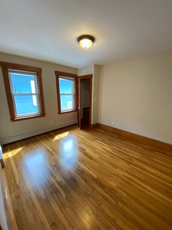 Building Photo - 98 Alpine St