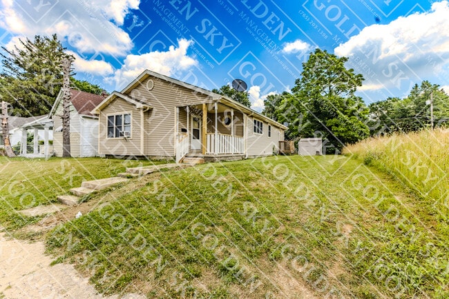 Building Photo - 912 S Macedonia Ave