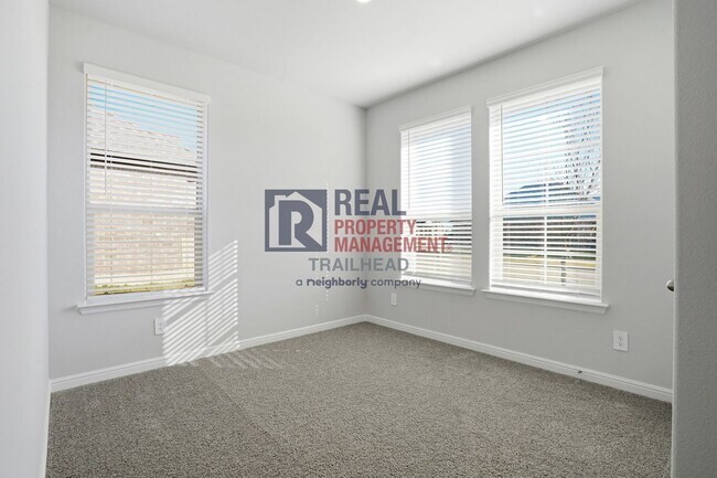 Building Photo - Spacious 5-Bedroom Home with Contemporary Living Spaces