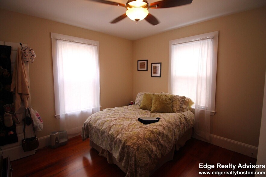 Building Photo - 66 Montcalm Ave