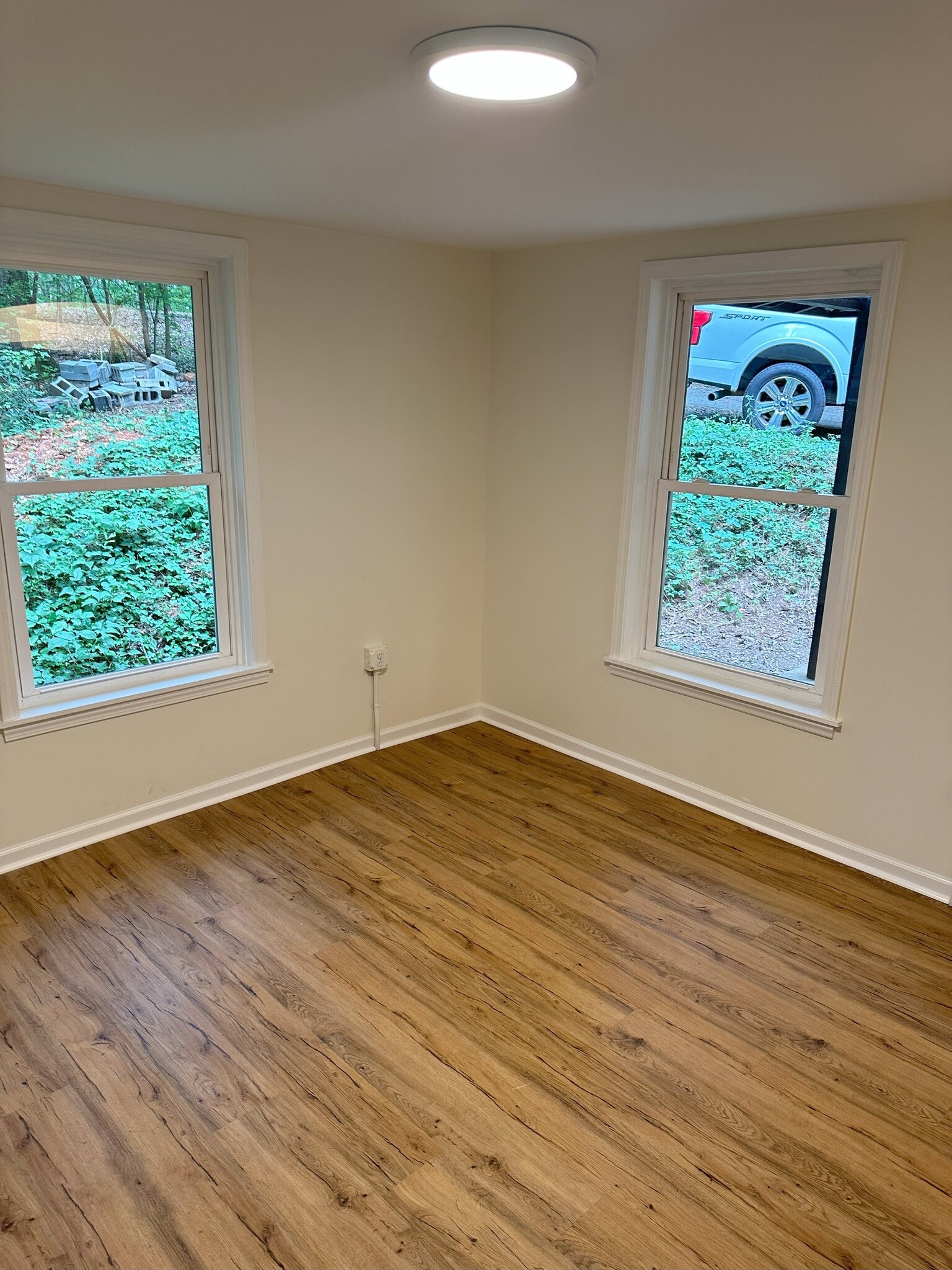 1st Bed Room - 405 Atchison Blvd