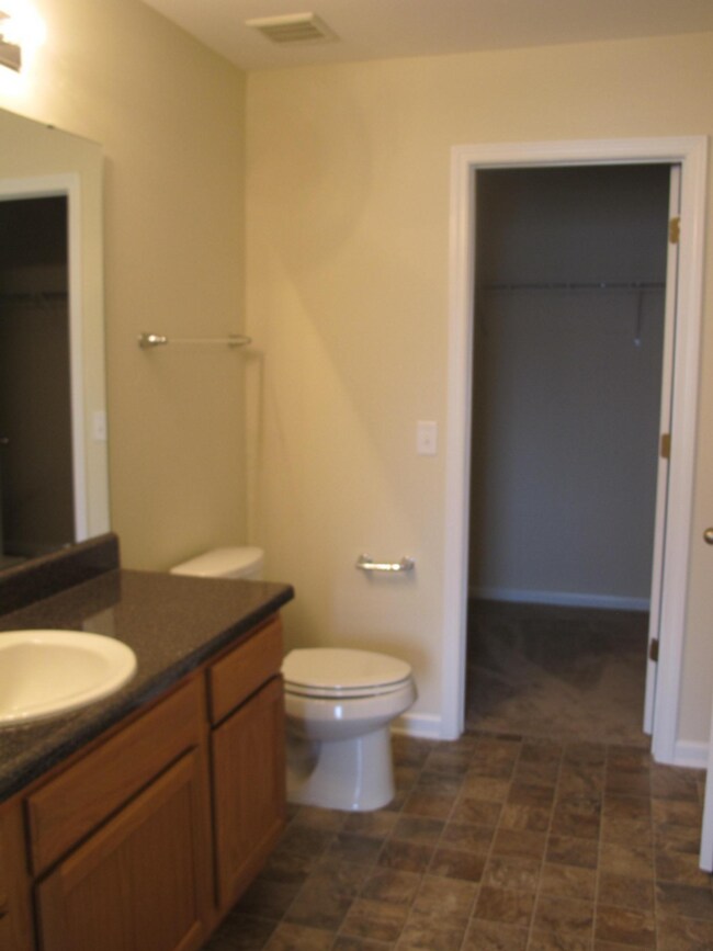 Building Photo - 21 Miller Park Cir