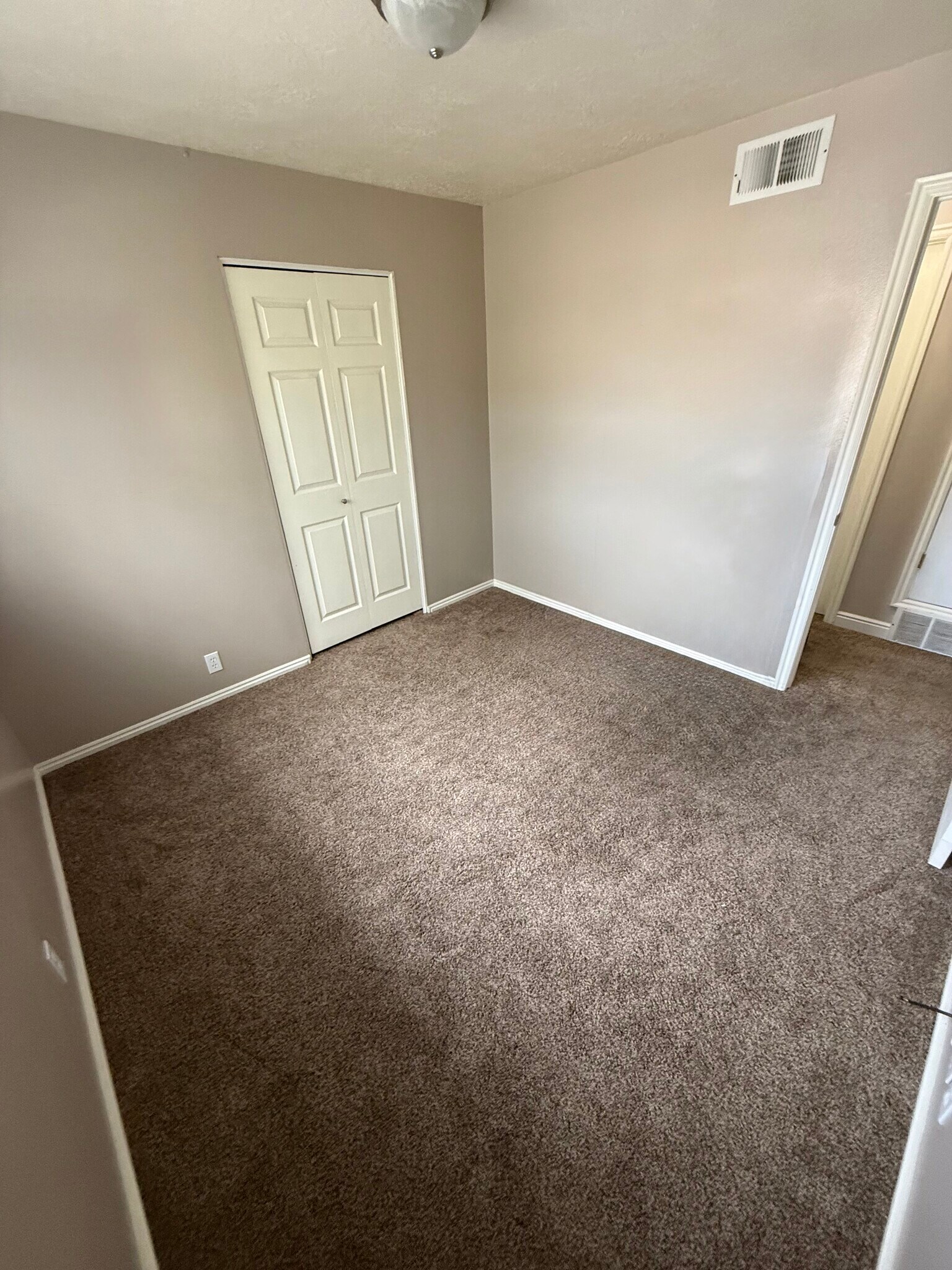 Building Photo - 1227 Riverside Ave