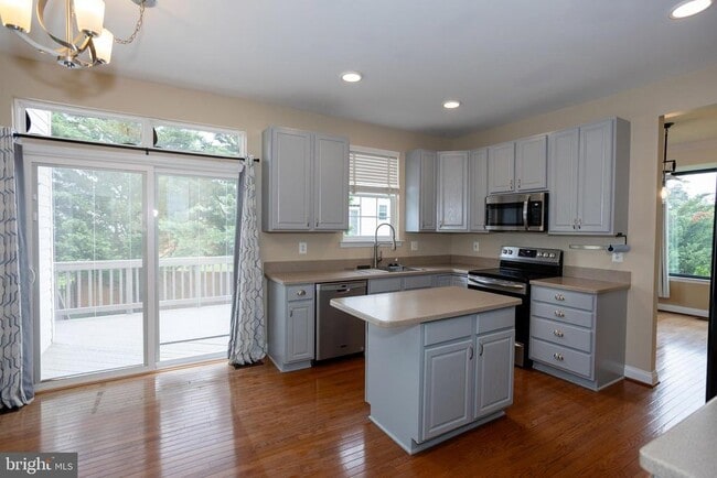 Building Photo - 1411 Campbell Ct NE