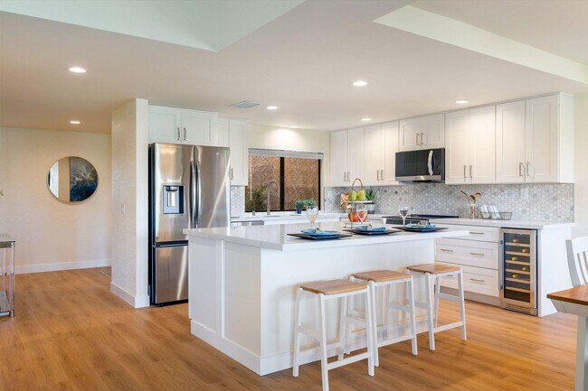 Building Photo - 54 Maximo Way