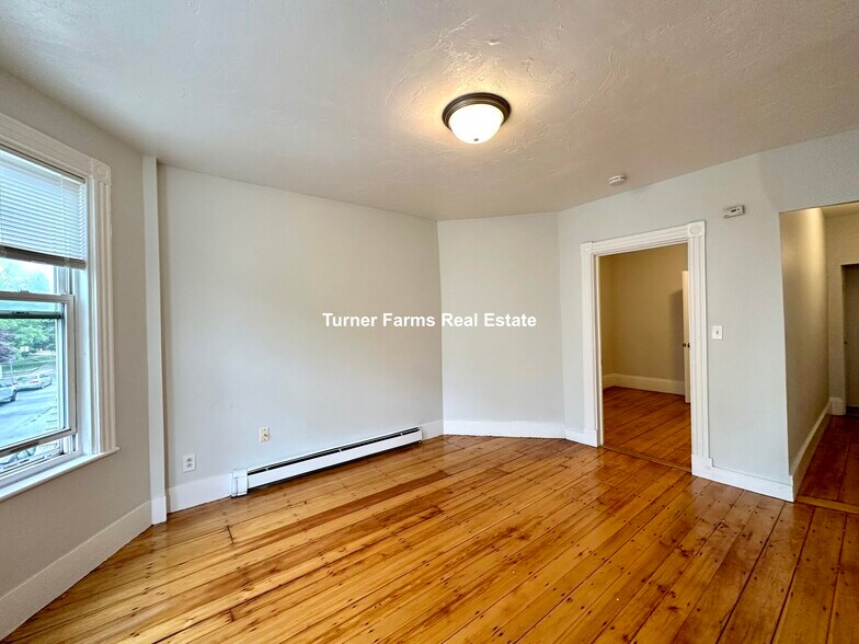 Building Photo - 22 Howell St