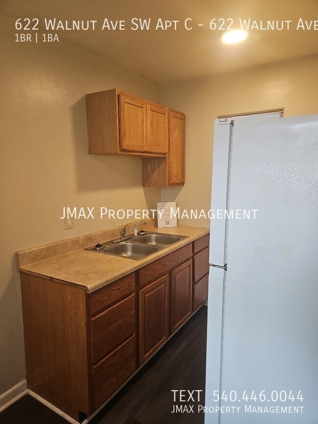 Building Photo - 622 Walnut Ave SW Apt C