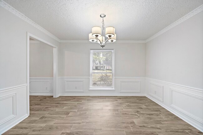 Building Photo - 6302 Hickorycrest Dr
