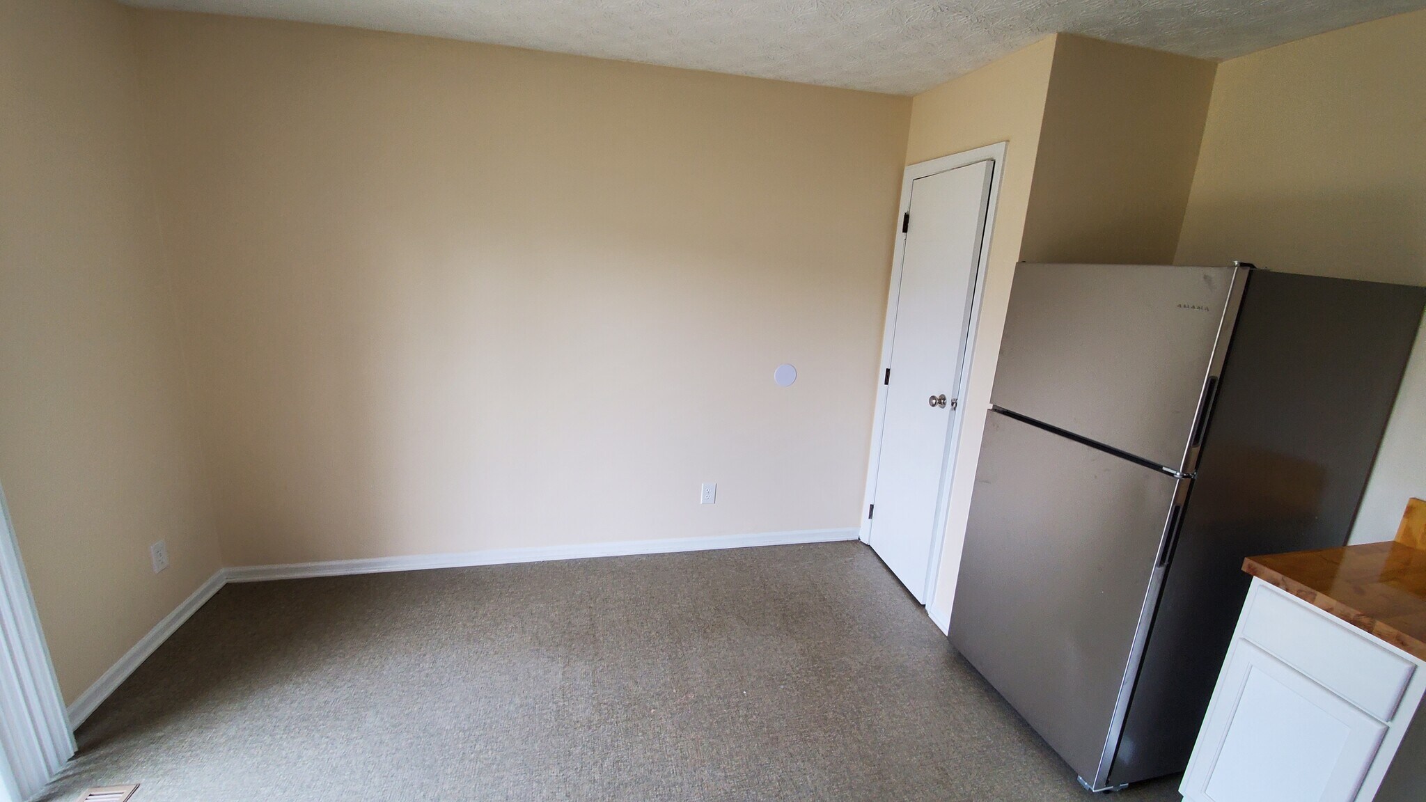 Building Photo - 6518 Birchview Dr N