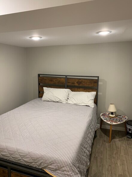 Building Photo - 2122 Kenilworth Ave