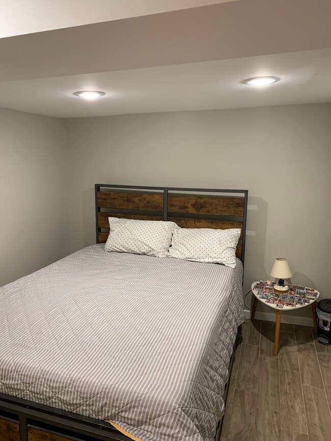 Building Photo - 2122 Kenilworth Ave