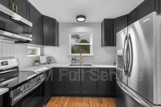 Building Photo - 4745 Aaron Dr