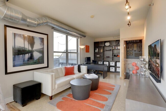 Building Photo - 521 S 7th St