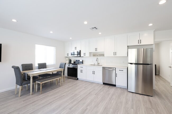 Building Photo - 18623 Bryant St