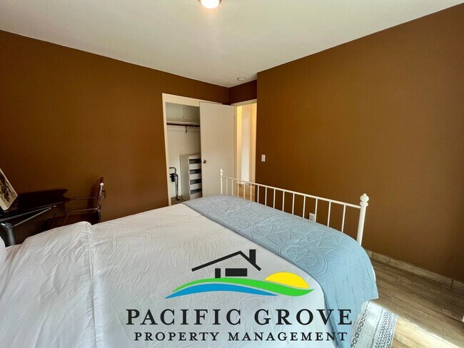 Building Photo - Furnished Single Family Home in Pacific Grove available NOW!