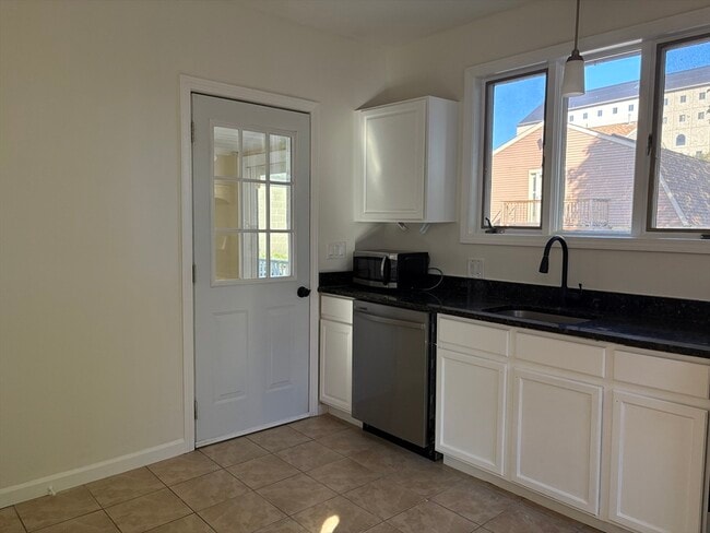 Building Photo - 57 Coburn Ave