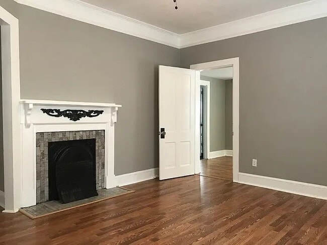 Building Photo - 18 Courtney St